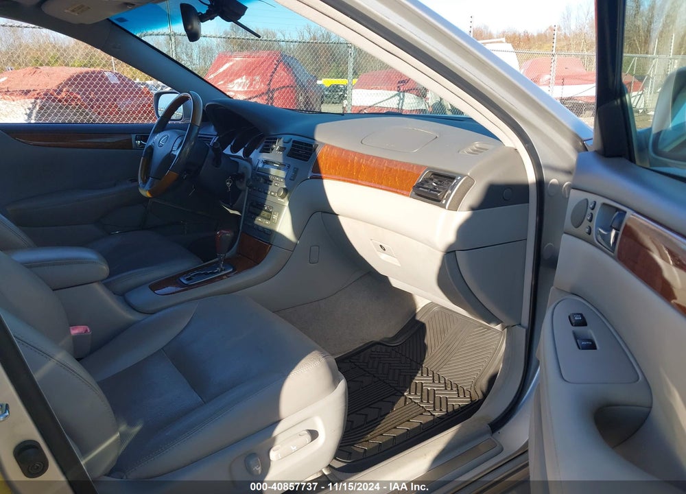 2005 LEXUS ES 330 VIN: JTHBA30G955073560