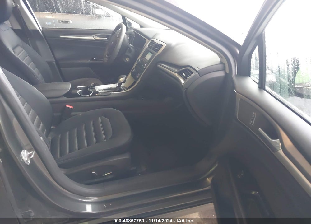 2015 FORD FUSION SE VIN: 1FA6P0HD7F5130081