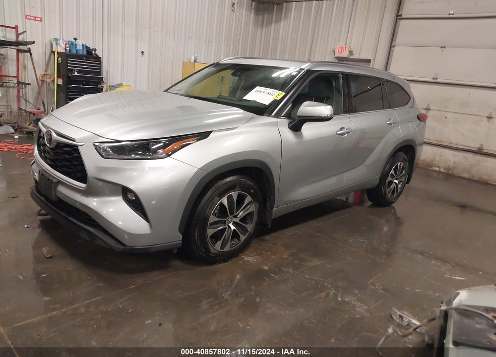 2021 TOYOTA HIGHLANDER XLE VIN: 5TDHZRBH1MS097194