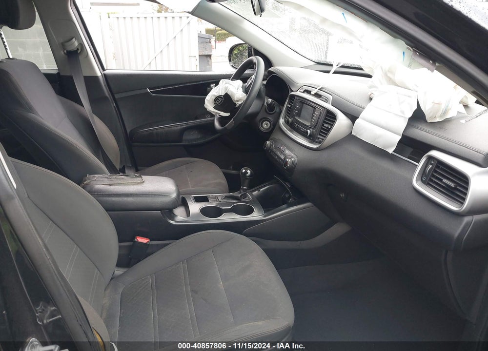 2016 KIA SORENTO 2.4L LX VIN: 5XYPG4A33GG037252