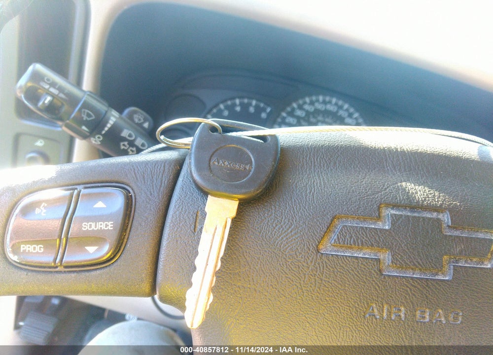 2005 CHEVROLET AVALANCHE 1500 LS VIN: 3GNEC12Z55G280572