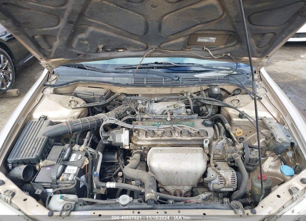 2000 HONDA ACCORD 2.3 LX VIN: 3HGCG6659YG703006
