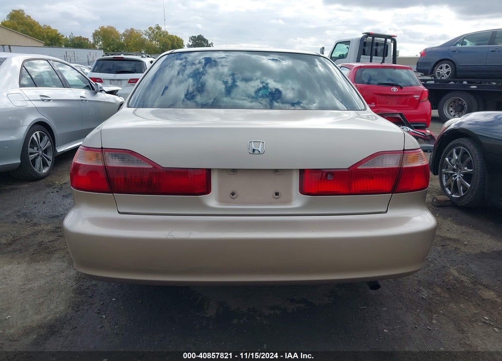 2000 HONDA ACCORD 2.3 LX VIN: 3HGCG6659YG703006