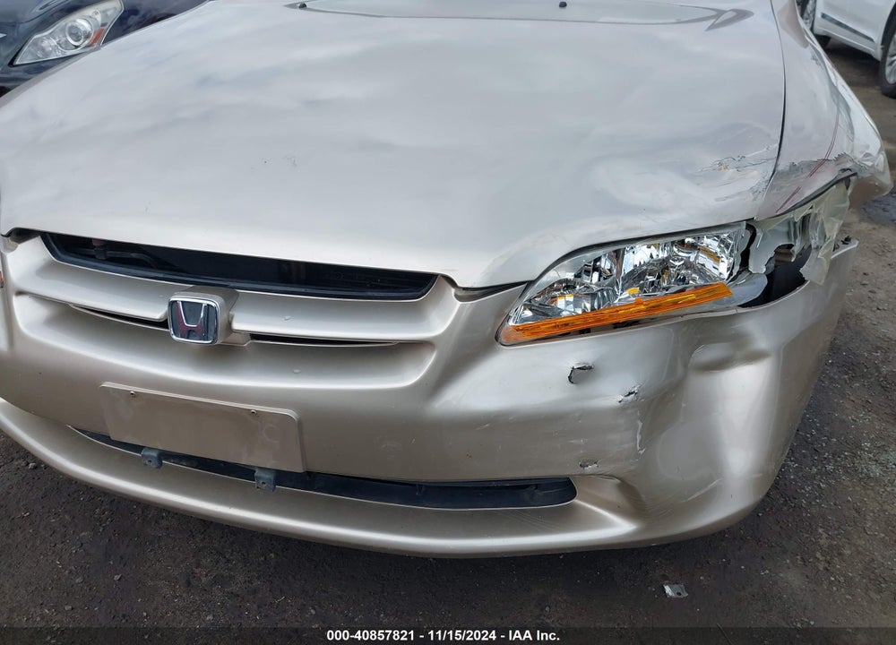 2000 HONDA ACCORD 2.3 LX VIN: 3HGCG6659YG703006