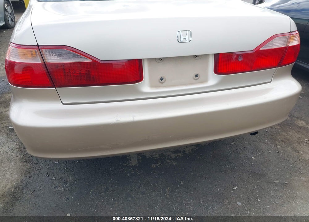 2000 HONDA ACCORD 2.3 LX VIN: 3HGCG6659YG703006