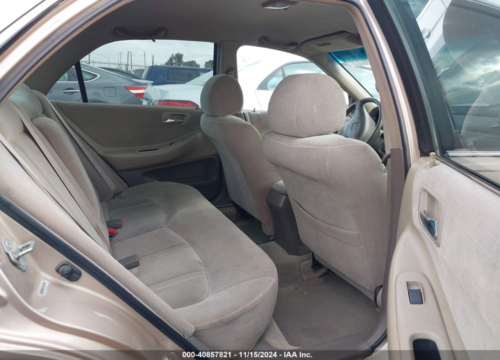 2000 HONDA ACCORD 2.3 LX VIN: 3HGCG6659YG703006
