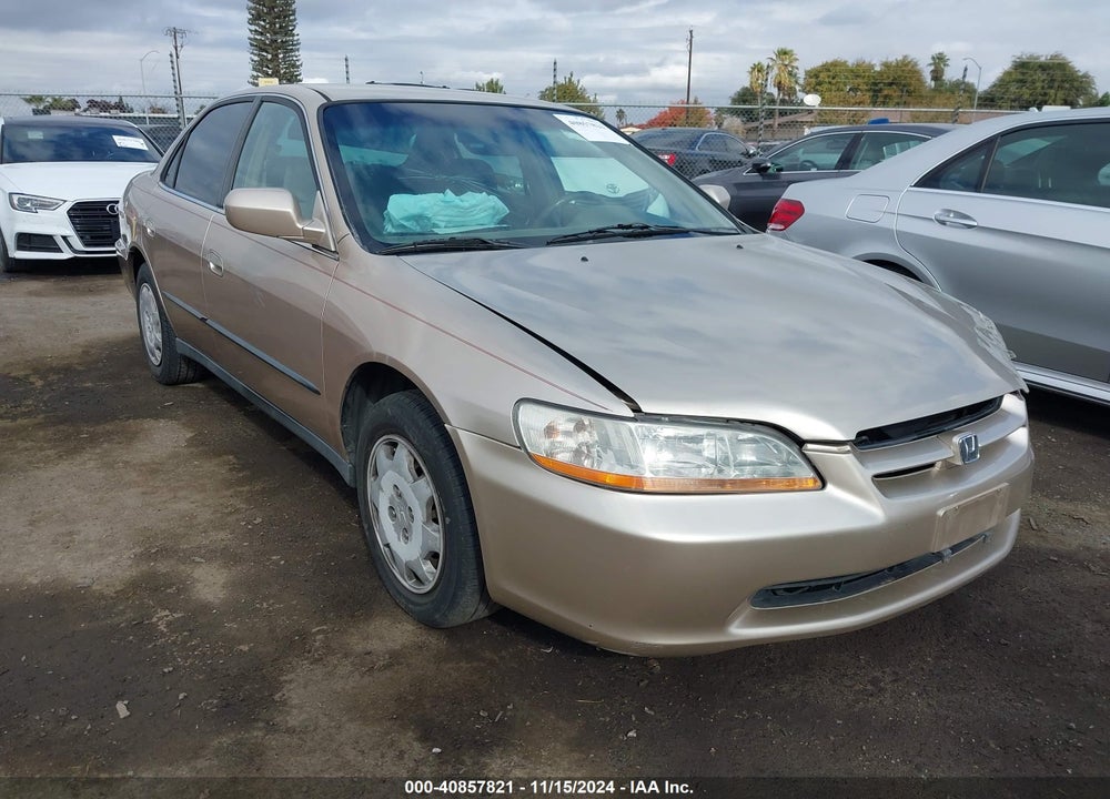 2000 HONDA ACCORD 2.3 LX VIN: 3HGCG6659YG703006