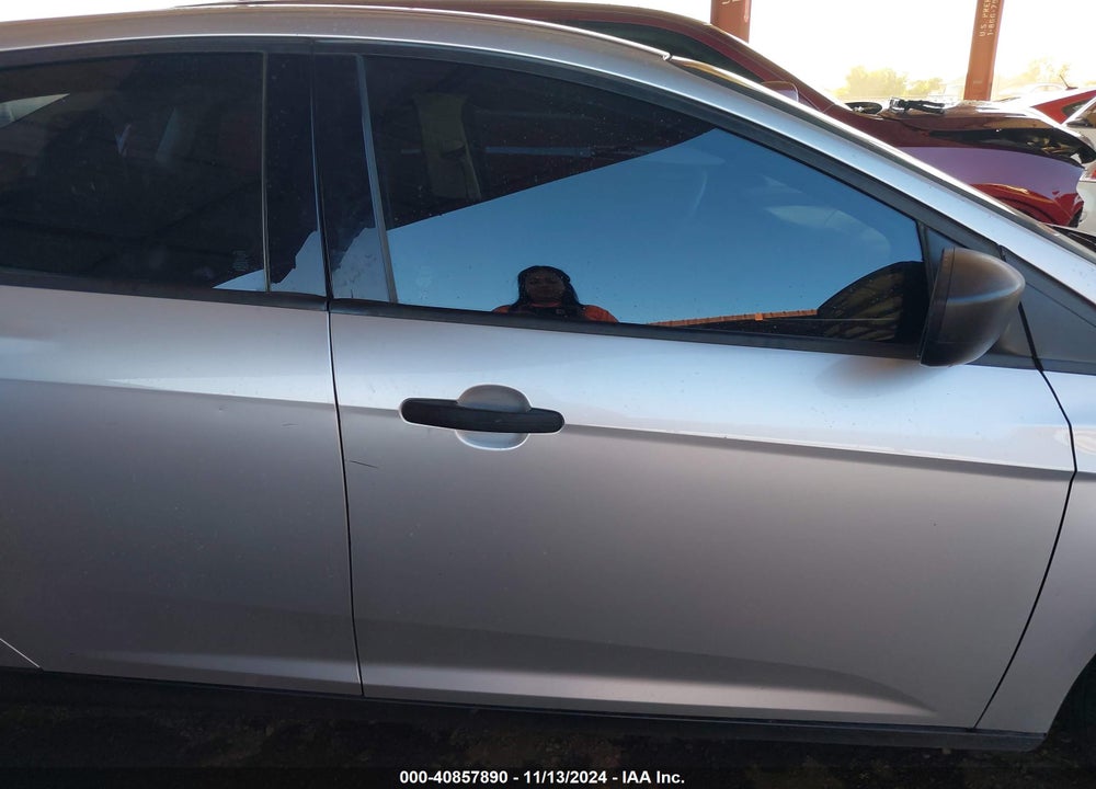 2018 FORD FOCUS S VIN: 1FADP3E27JL260751