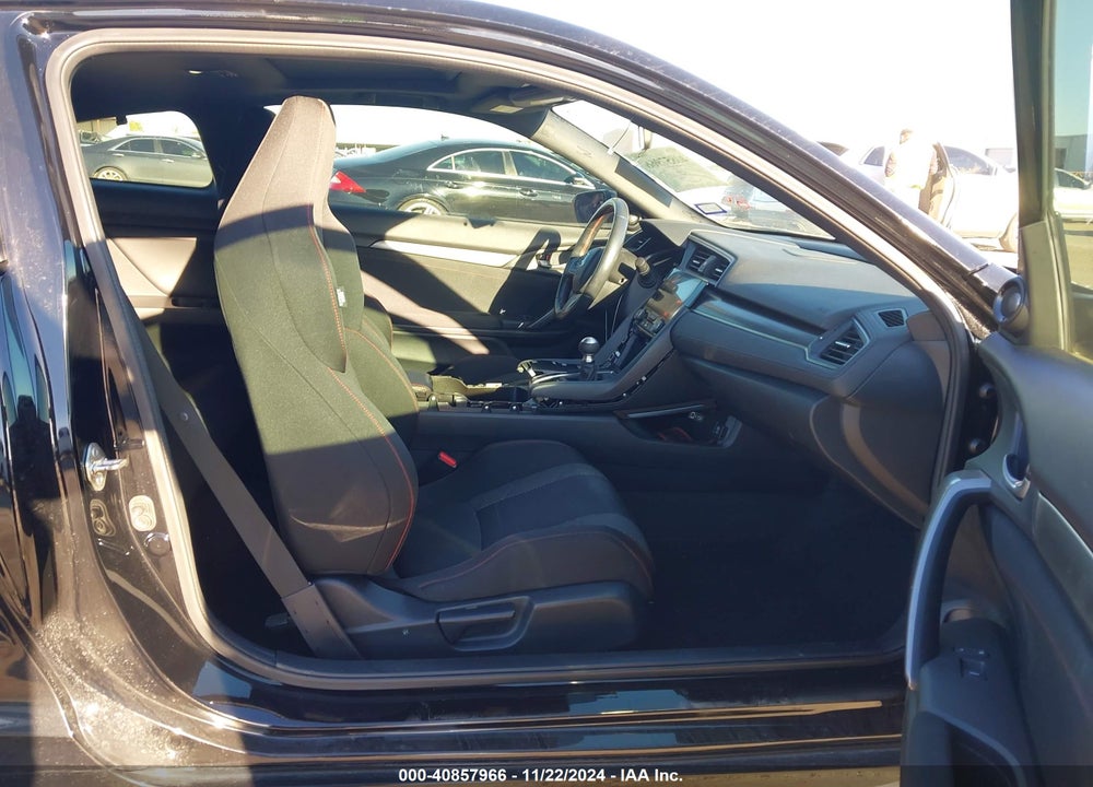 2018 HONDA CIVIC VIN: 2HGFC3A57JH750426