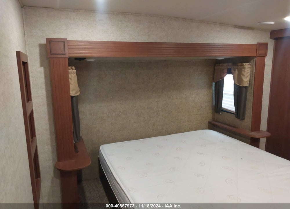 2015 FOREST RIV SANDPIPER VIN: 4X4FSAK2XFJ030838