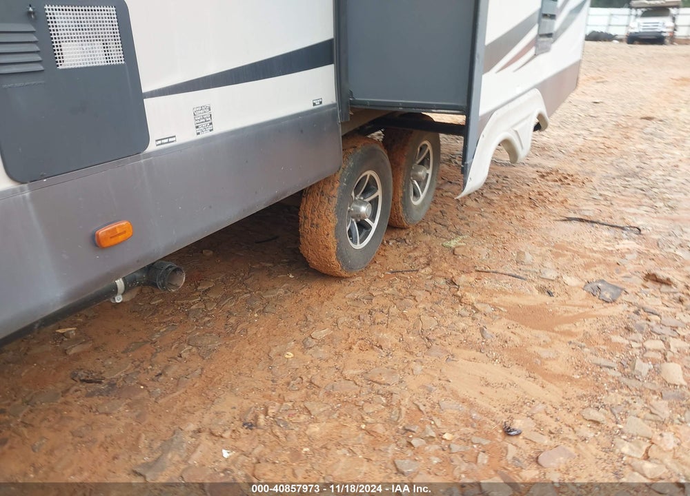 2015 FOREST RIV SANDPIPER VIN: 4X4FSAK2XFJ030838