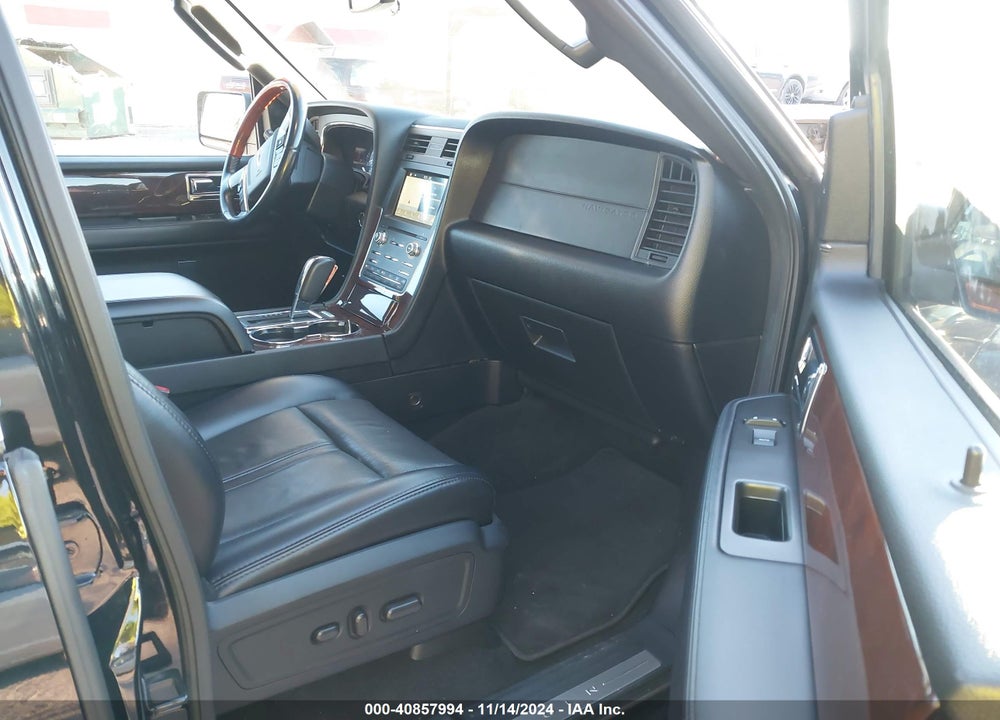 2017 LINCOLN NAVIGATOR L SELECT VIN: 5LMJJ3JT4HEL13863
