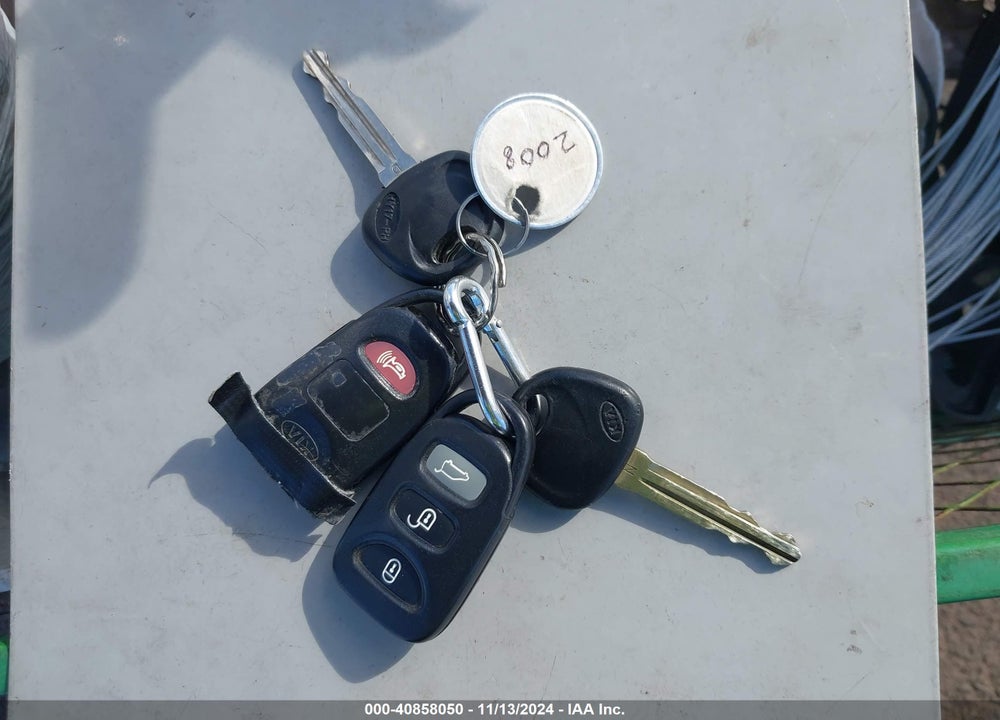 2008 KIA RONDO LX V6 VIN: KNAFG526X87153909