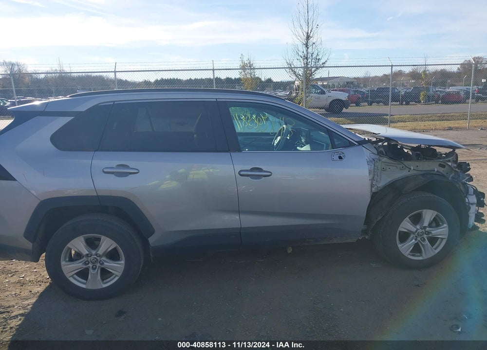 2021 TOYOTA RAV4 XLE VIN: 2T3P1RFV0MW182433