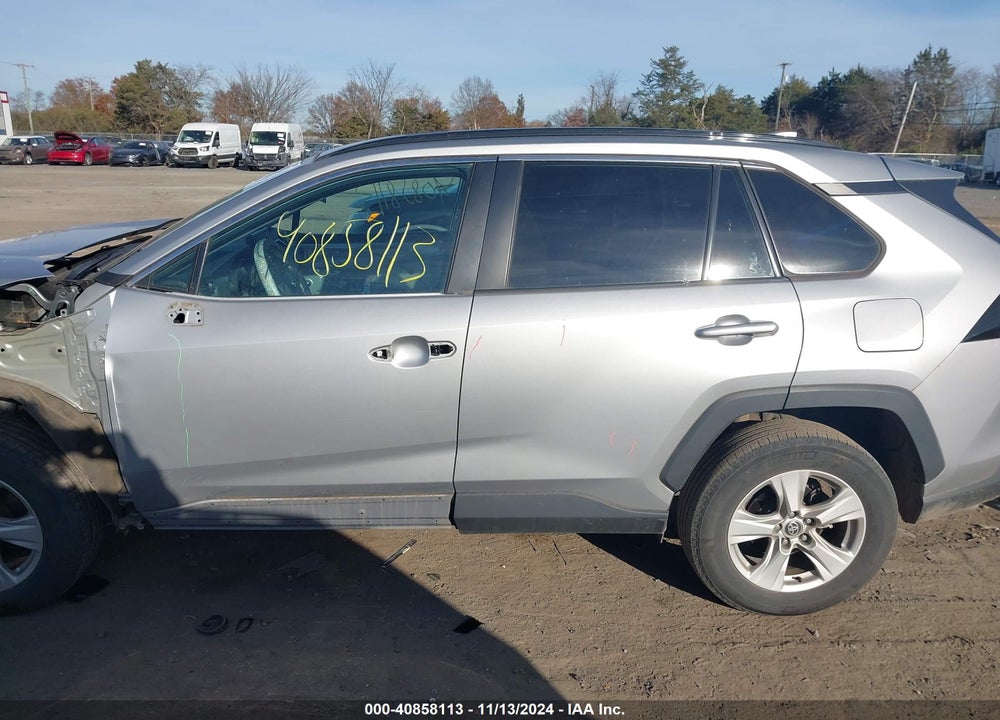 2021 TOYOTA RAV4 XLE VIN: 2T3P1RFV0MW182433