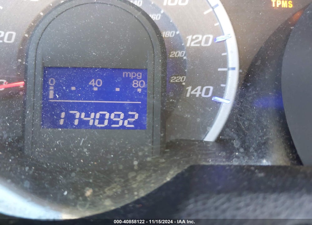2010 HONDA FIT VIN: JHMGE8H27AC028624