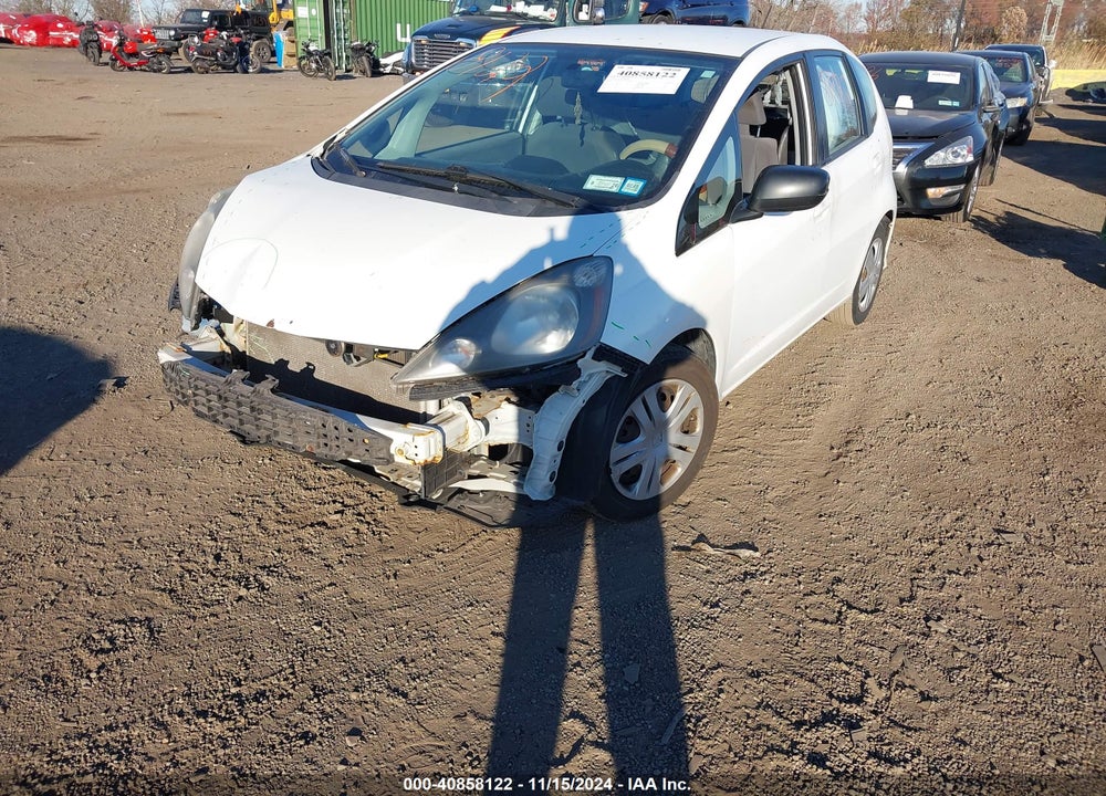2010 HONDA FIT VIN: JHMGE8H27AC028624