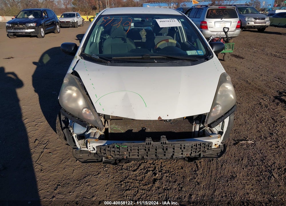 2010 HONDA FIT VIN: JHMGE8H27AC028624