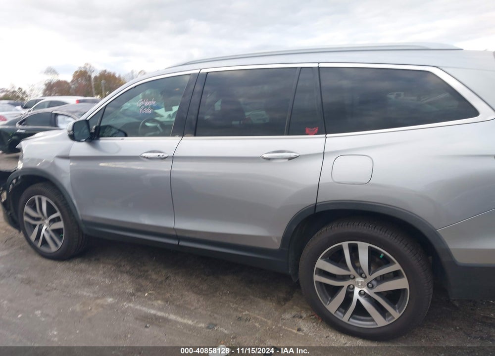 2018 HONDA PILOT TOURING VIN: 5FNYF6H97JB061226