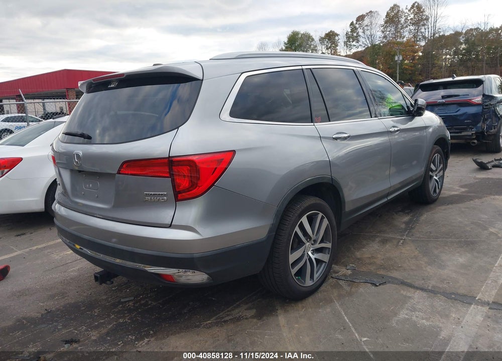 2018 HONDA PILOT TOURING VIN: 5FNYF6H97JB061226