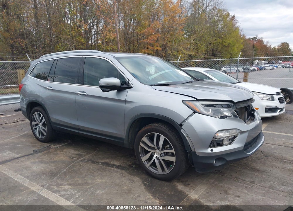 2018 HONDA PILOT TOURING VIN: 5FNYF6H97JB061226