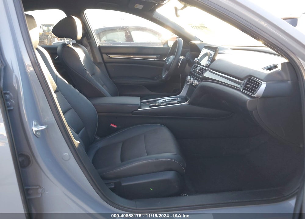 2022 HONDA ACCORD HYBRID SPORT VIN: 1HGCV3F27NA006700