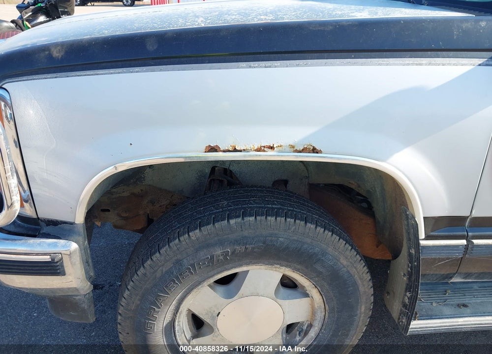 1993 GMC SUBURBAN K1500 VIN: 1GKFK16K6PJ756914