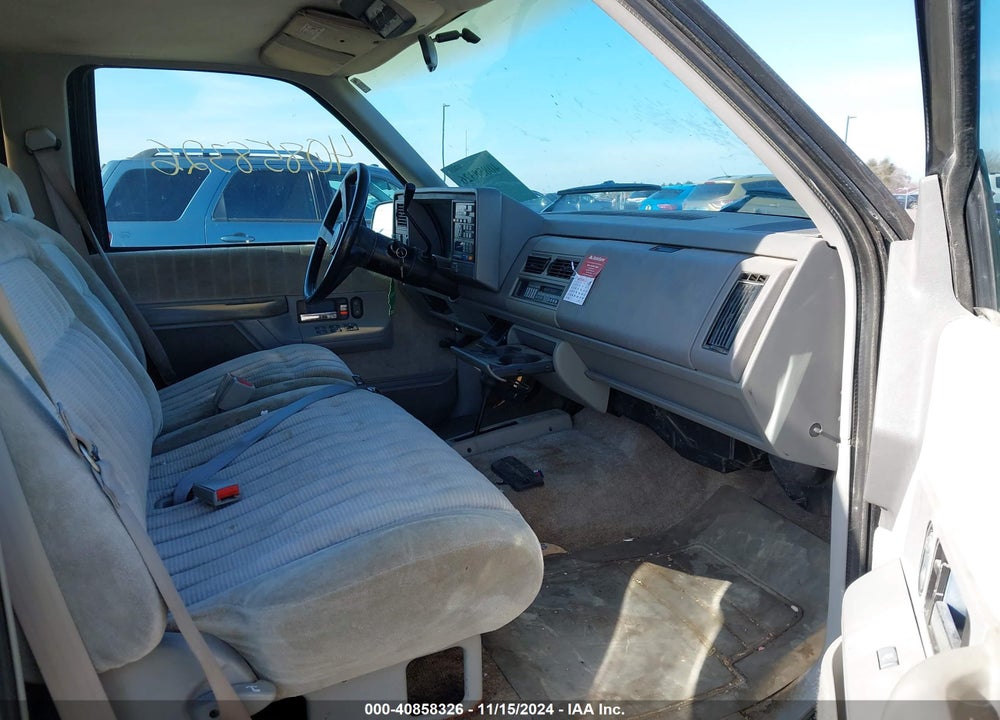 1993 GMC SUBURBAN K1500 VIN: 1GKFK16K6PJ756914