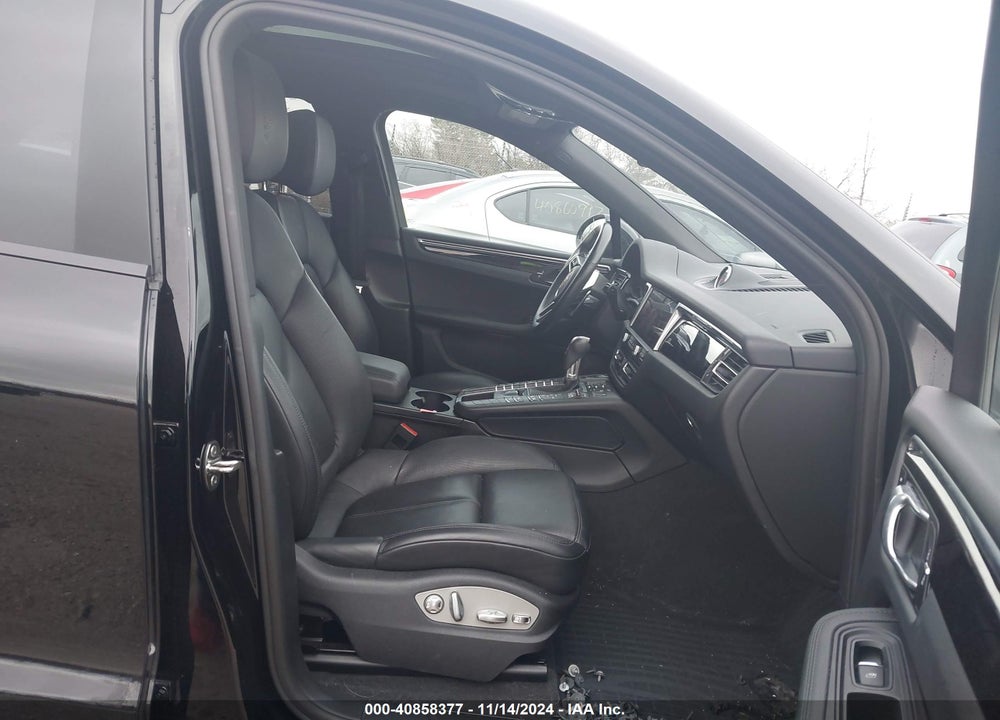2021 PORSCHE MACAN VIN: WP1AA2A54MLB16120