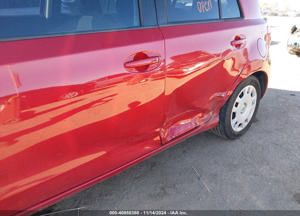2011 TOYOTA SCION XD VIN: JTKKU4B43B1011780