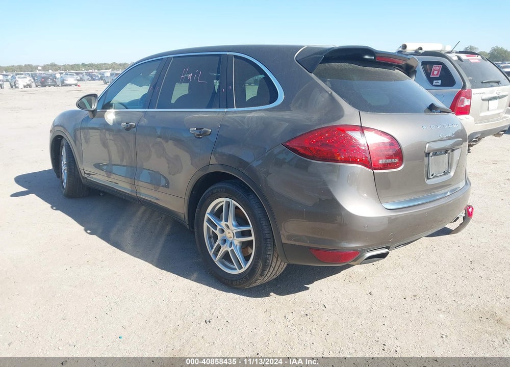 2012 PORSCHE CAYENNE VIN: WP1AB2A26CLA51062