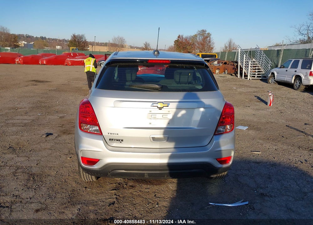 2018 CHEVROLET TRAX LS VIN: KL7CJKSB2JB733948