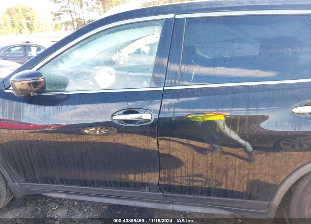 2017 NISSAN ROGUE SV VIN: JN8AT2MT8HW406195