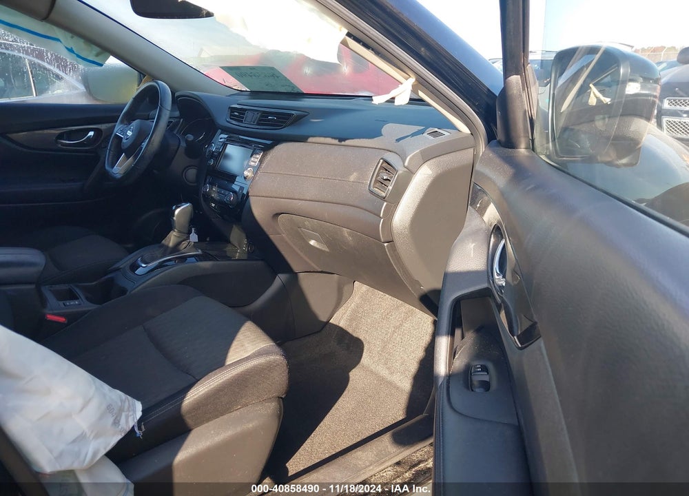 2017 NISSAN ROGUE SV VIN: JN8AT2MT8HW406195