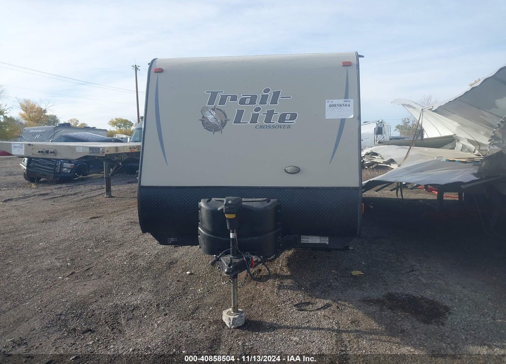 2014 R-VISION TRAIL-LITE CROSSOVER VIN: 51V1P1B23EH851320