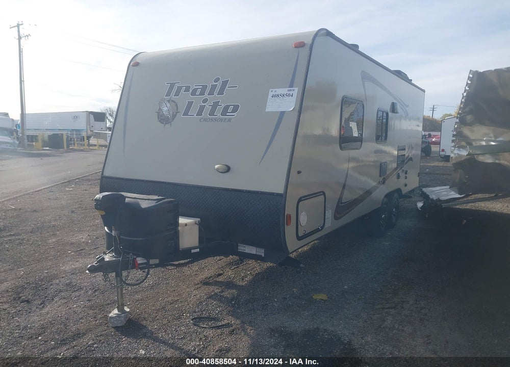 2014 R-VISION TRAIL-LITE CROSSOVER VIN: 51V1P1B23EH851320