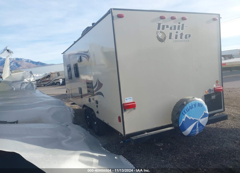 2014 R-VISION TRAIL-LITE CROSSOVER VIN: 51V1P1B23EH851320