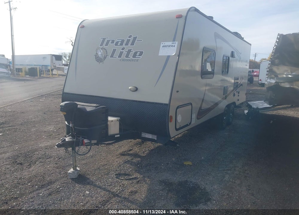 2014 R-VISION TRAIL-LITE CROSSOVER VIN: 51V1P1B23EH851320