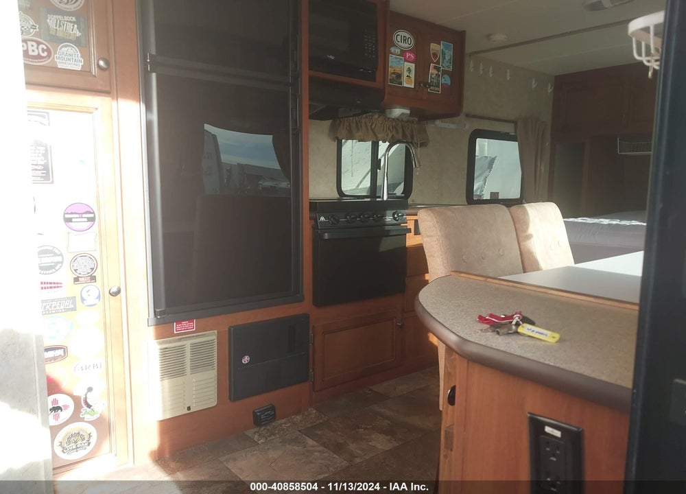 2014 R-VISION TRAIL-LITE CROSSOVER VIN: 51V1P1B23EH851320