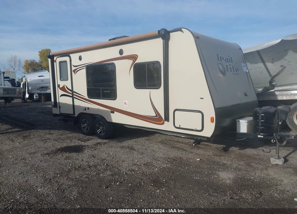 2014 R-VISION TRAIL-LITE CROSSOVER VIN: 51V1P1B23EH851320