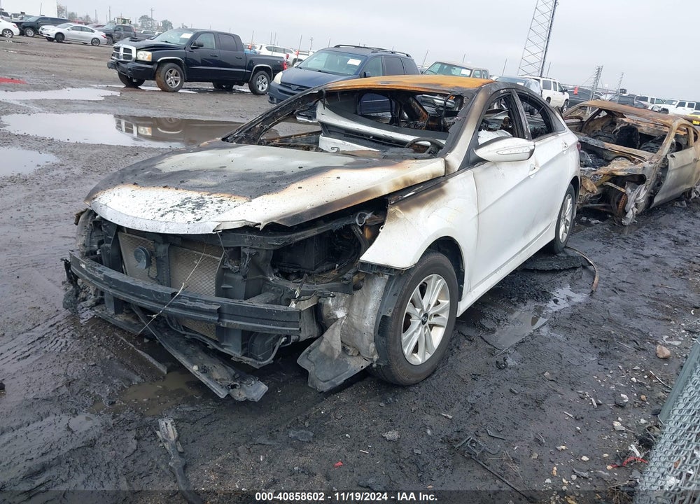 2014 HYUNDAI SONATA VIN: 5NPEB4AC3EH924930