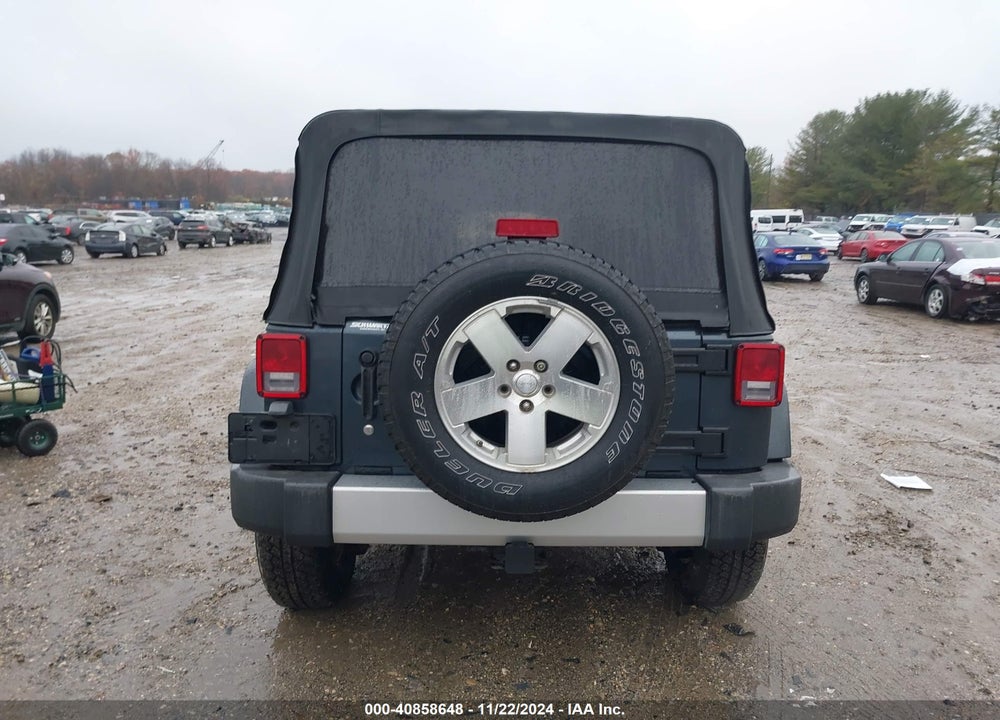 2008 JEEP WRANGLER UNLIMITED SAHARA VIN: 1J4GA59198L632441