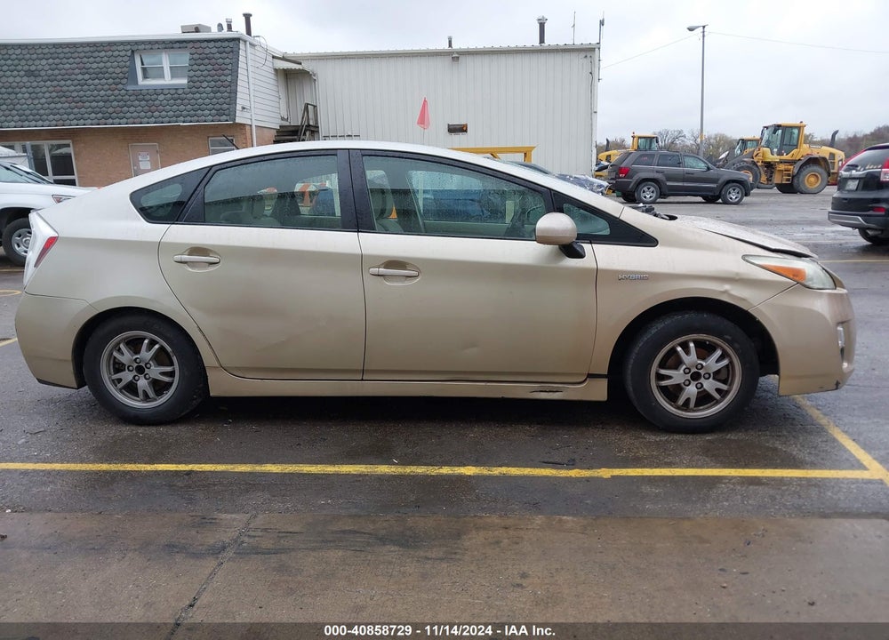 2011 TOYOTA PRIUS TWO VIN: JTDKN3DU4B0246996