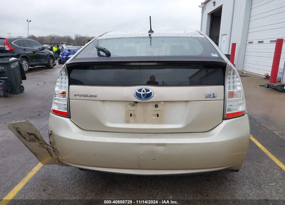 2011 TOYOTA PRIUS TWO VIN: JTDKN3DU4B0246996