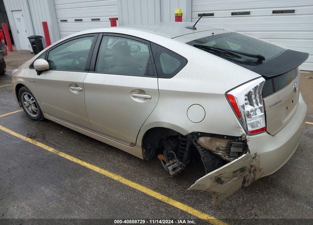 2011 TOYOTA PRIUS TWO VIN: JTDKN3DU4B0246996