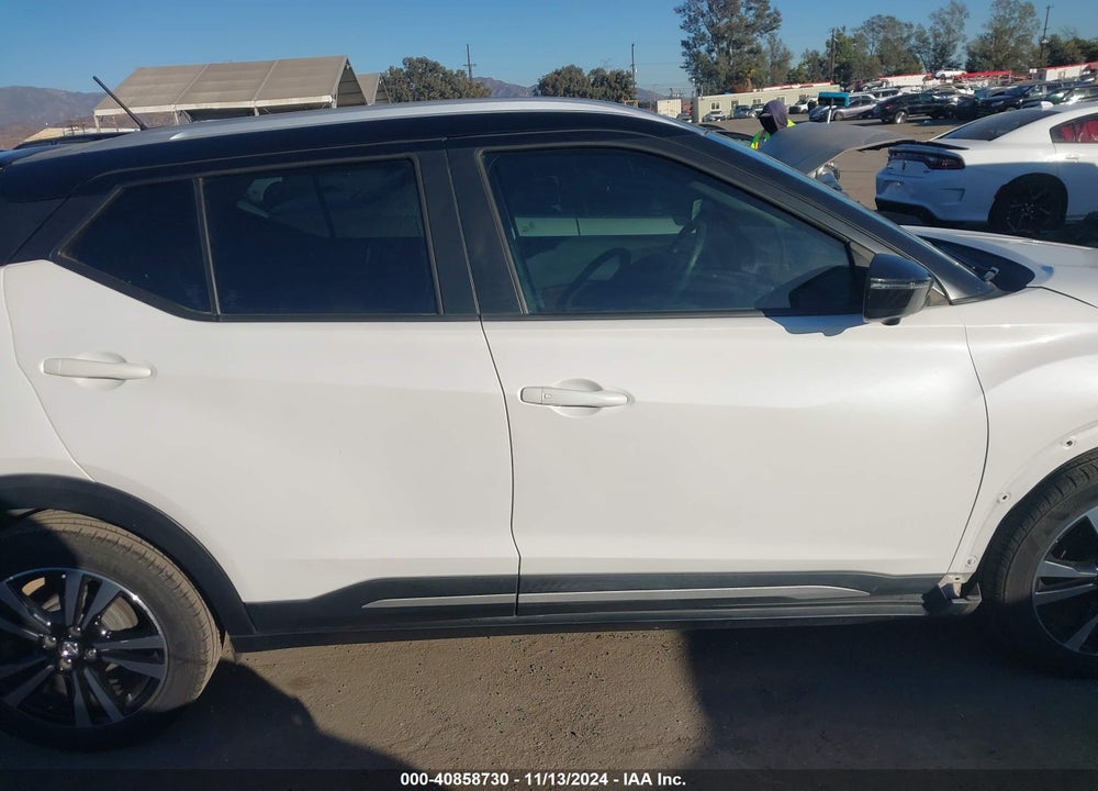 2019 NISSAN KICKS SR VIN: 3N1CP5CU0KL492736