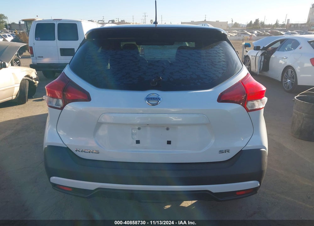 2019 NISSAN KICKS SR VIN: 3N1CP5CU0KL492736