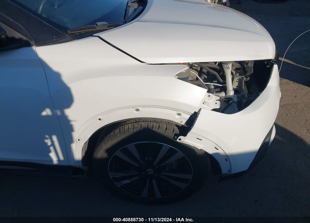 2019 NISSAN KICKS SR VIN: 3N1CP5CU0KL492736