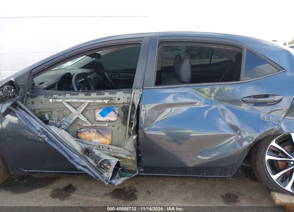 2017 TOYOTA COROLLA SE VIN: 5YFBURHE1HP706400