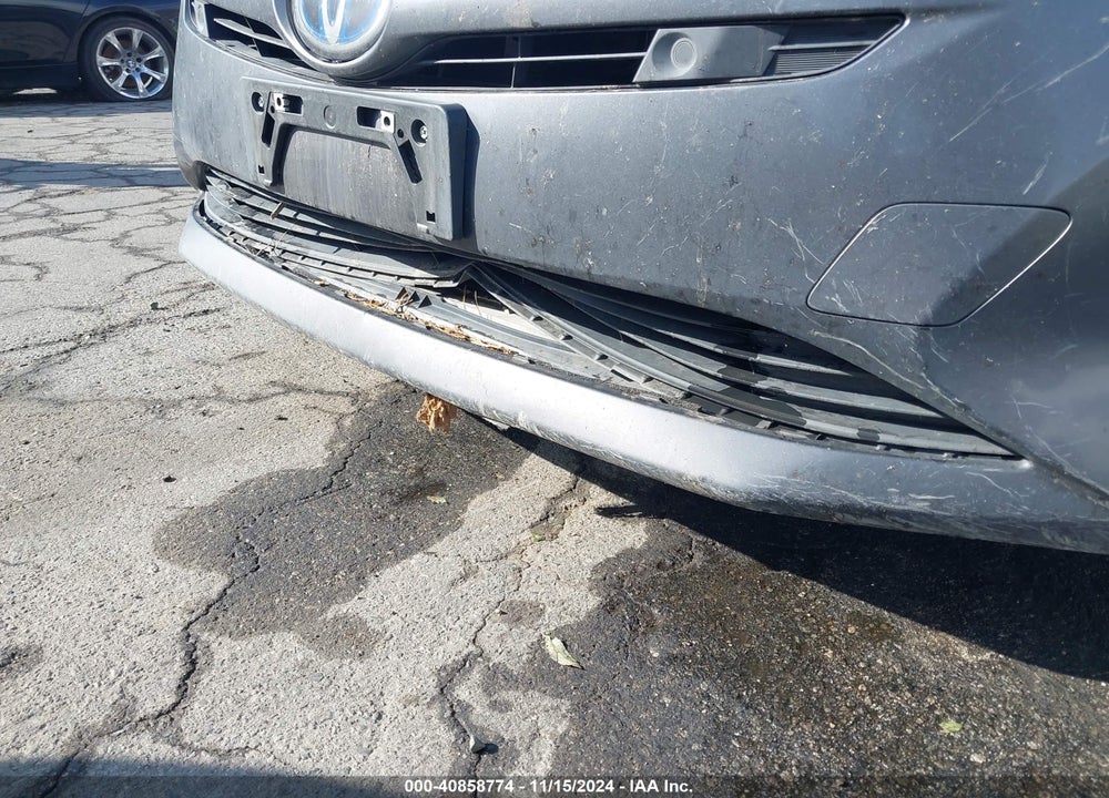 2018 TOYOTA PRIUS TWO VIN: JTDKBRFU2J3068043